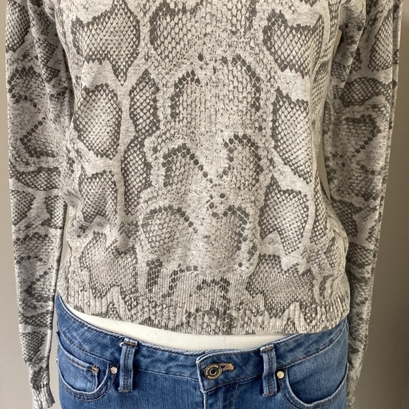 27 Miles Hilma Snakeskin Pullover Sweater Sz XS - Picture 6 of 14